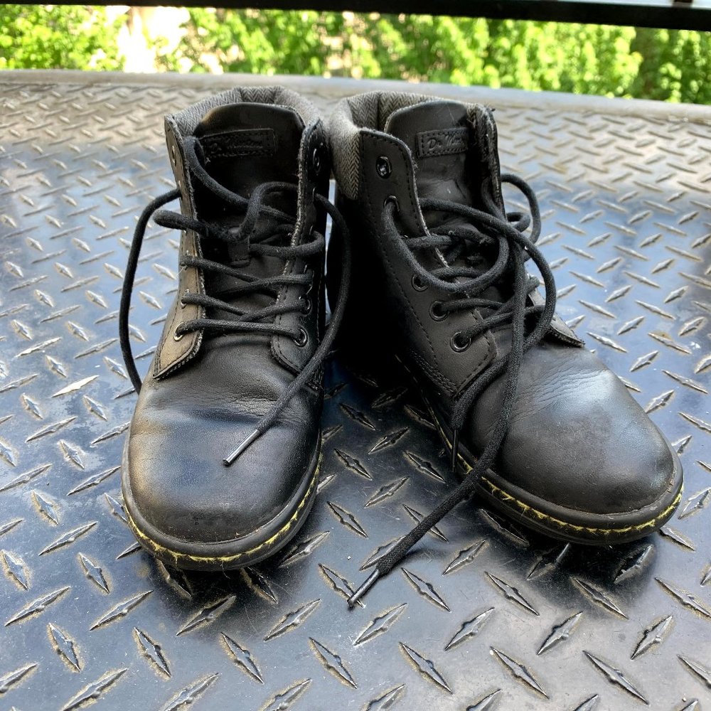Black Maelly Dr. Martens